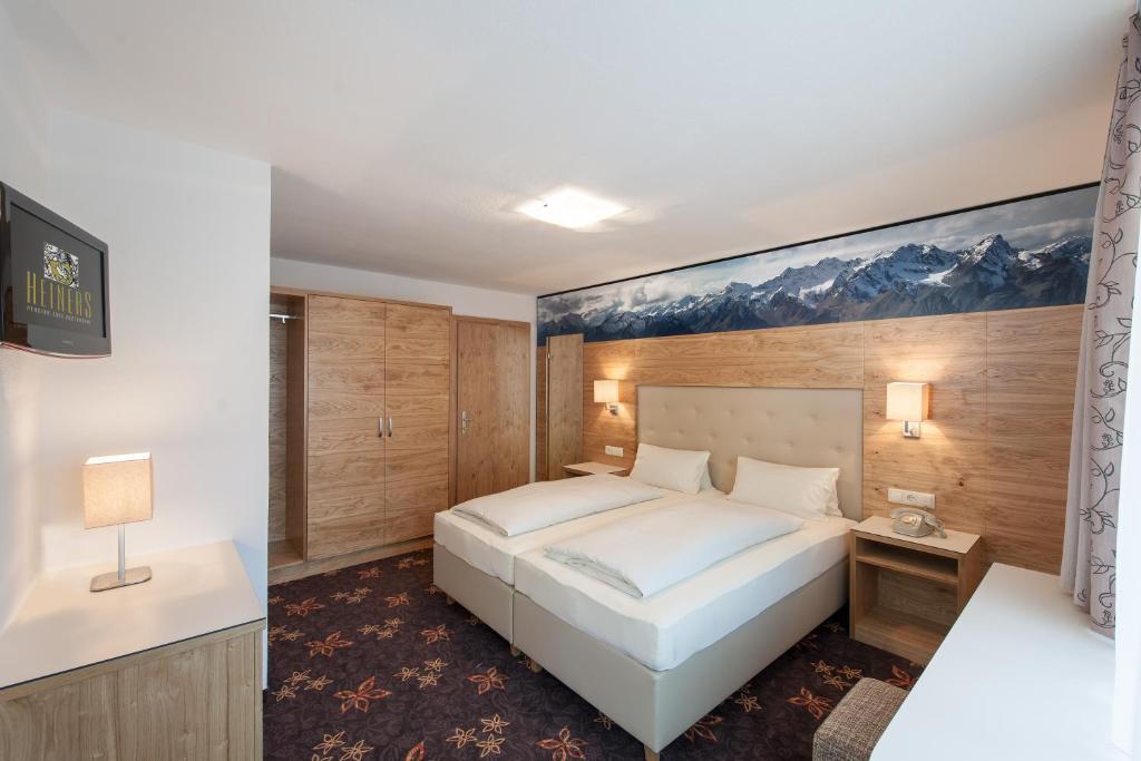 Heiners Hotel Solden Room photo